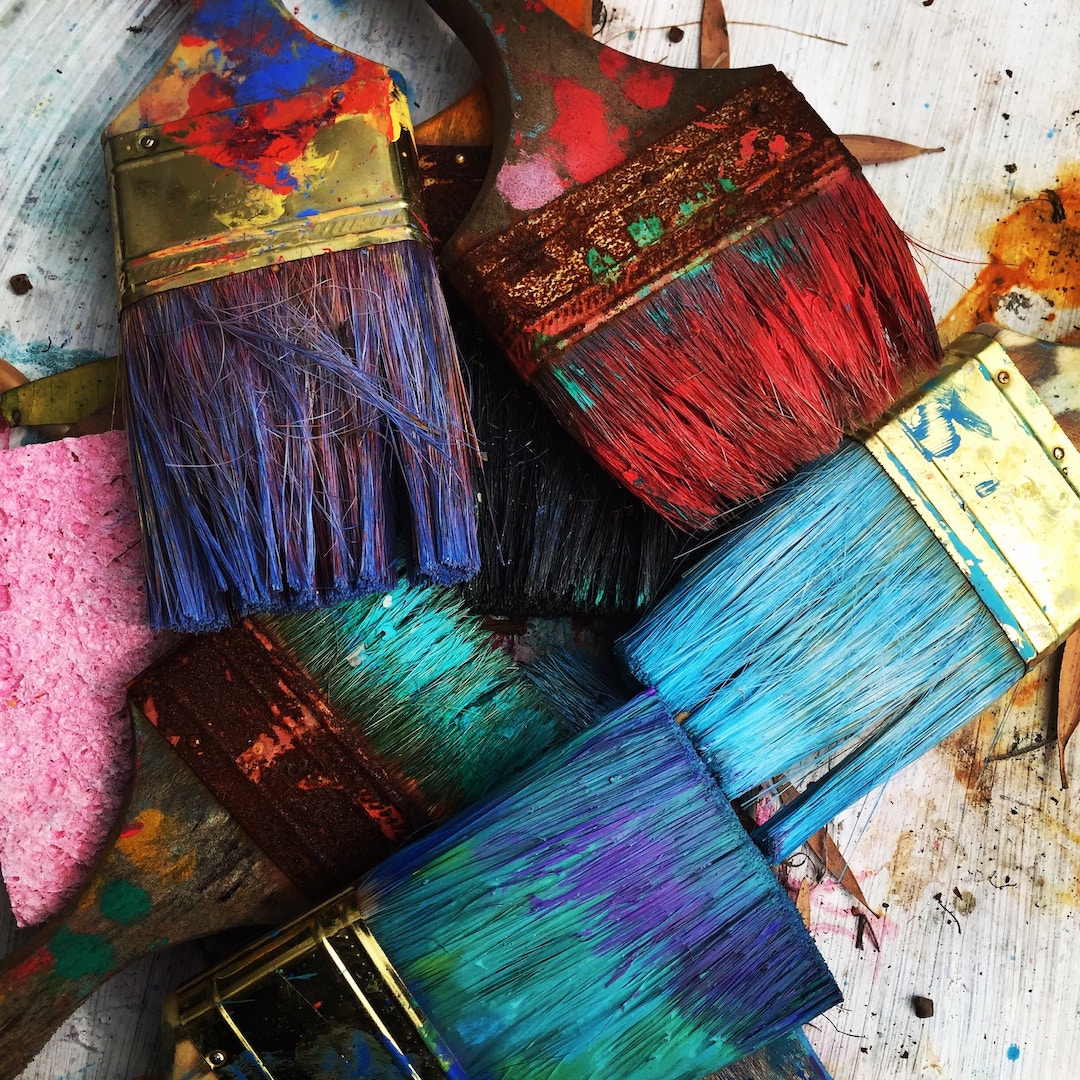 paintbrush-rhondak-native-florida-folk-artist-_Yc7OtfFn-0-unsplash